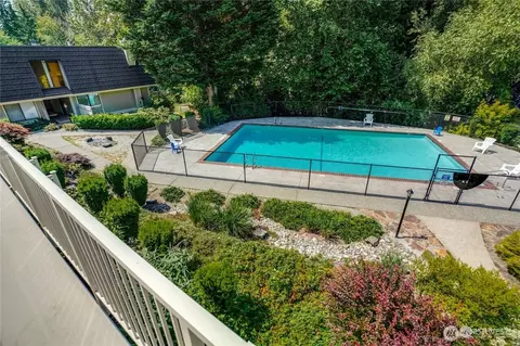 9905 NE 124 St #704, Kirkland, WA 98034