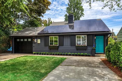 11516 Meridian Ave N, Seattle, WA 98133