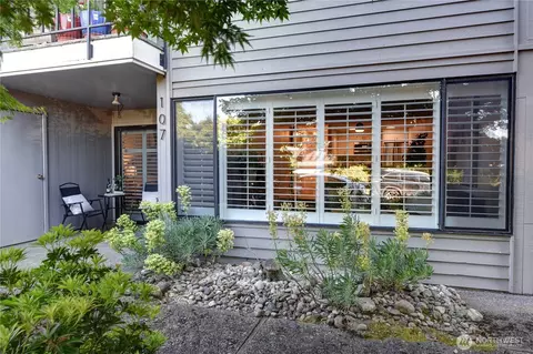 3661 24th Pl W #107, Seattle, WA 98199