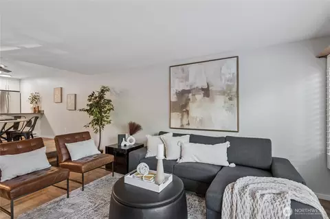 3661 24th Pl W #107, Seattle, WA 98199