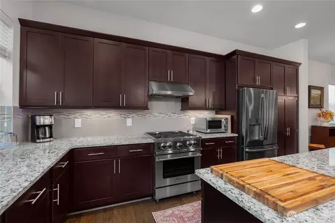 Kitchen - 3347 Arrowroot St SE, Lacey, WA 98513 photo 2 of 3
