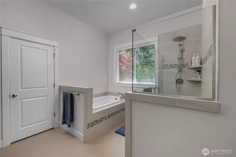 Bath - 3347 Arrowroot St SE, Lacey, WA 98513 photo 2 of 3