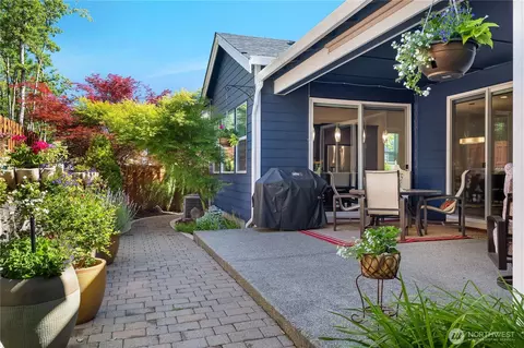 Exterior - 3347 Arrowroot St SE, Lacey, WA 98513 photo 3 of 9