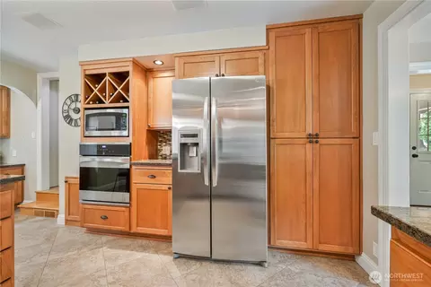 Kitchen - 3136 Pacific Way, Longview, WA 98632 photo 2 of 5
