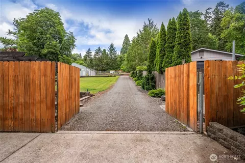 Exterior - 3136 Pacific Way, Longview, WA 98632 photo 3 of 7