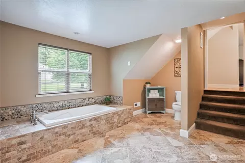 Bath - 3136 Pacific Way, Longview, WA 98632 photo 3 of 3