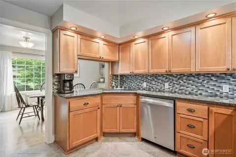 Kitchen - 3136 Pacific Way, Longview, WA 98632 photo 3 of 5