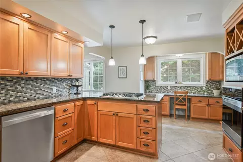 Kitchen - 3136 Pacific Way, Longview, WA 98632 photo 4 of 5