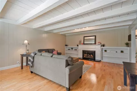Living - 3136 Pacific Way, Longview, WA 98632 photo 1 of 4