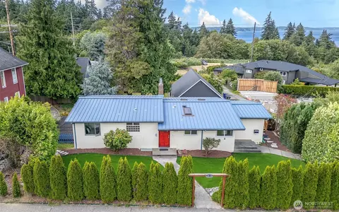 3613 N 30th St, Tacoma, WA 98407