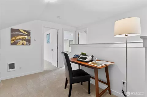 Entry Way - 1918 Baker Ave #A, Everett, WA 98201 photo 2 of 3