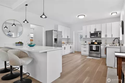 Kitchen - 1918 Baker Ave #A, Everett, WA 98201 photo 3 of 5