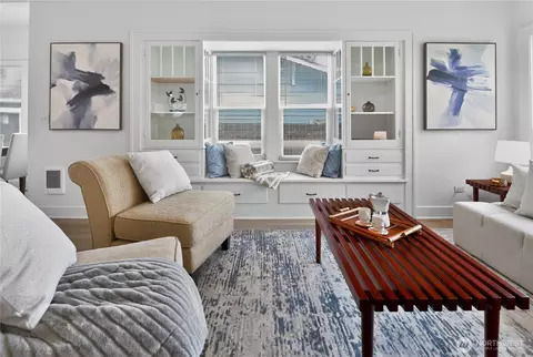 Living - 1918 Baker Ave #A, Everett, WA 98201 photo 2 of 5