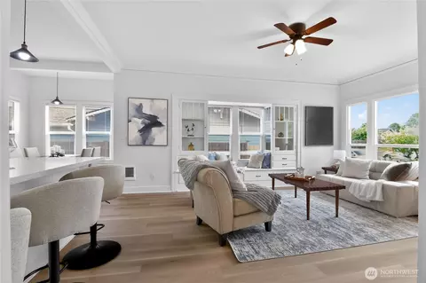 Living - 1918 Baker Ave #A, Everett, WA 98201 photo 5 of 5