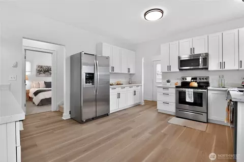 Kitchen - 1918 Baker Ave #A, Everett, WA 98201 photo 2 of 5