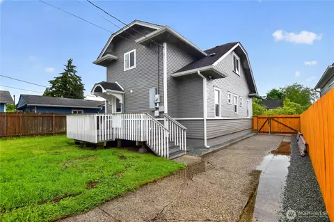 Exterior - 1918 Baker Ave #A, Everett, WA 98201 photo 2 of 2