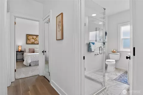 Entry Way - 1918 Baker Ave #A, Everett, WA 98201 photo 1 of 3