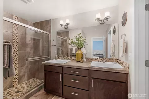 Bath - 2115 201st Pl SE #O105, Bothell, WA 98012 photo 3 of 4