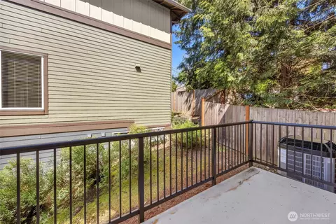 Exterior - 2115 201st Pl SE #O105, Bothell, WA 98012 photo 2 of 6