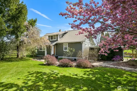 3073 Aldergrove Rd, Ferndale, WA 98248