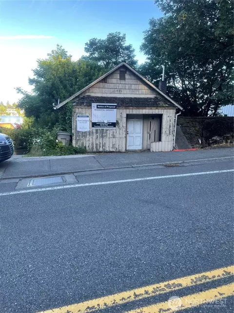 4617 Lake Washington Blvd NE, Kirkland, WA 98033