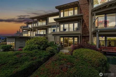 6402 E Side Dr NE #2, Tacoma, WA 98422