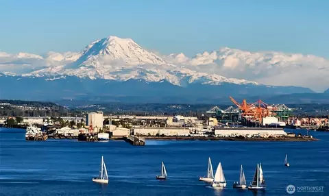 6402 E Side Dr NE #2, Tacoma, WA 98422