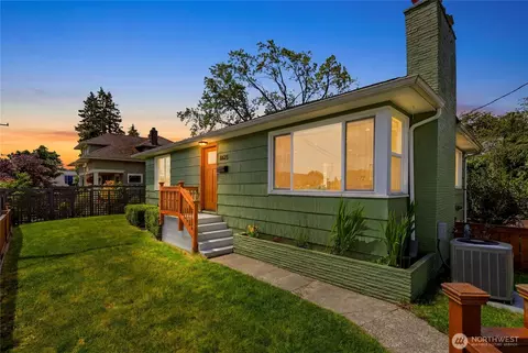 6825 Linden Ave N, Seattle, WA 98103