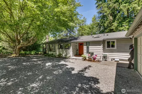 3827 212th St SW, Lynnwood, WA 98036