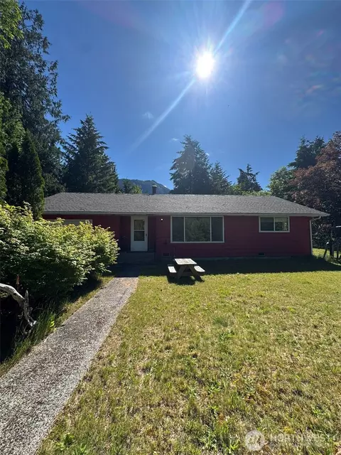660 Commercial Ave, Darrington, WA 98241