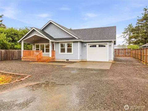 410 Ensign Ave NW, Ocean Shores, WA 98569