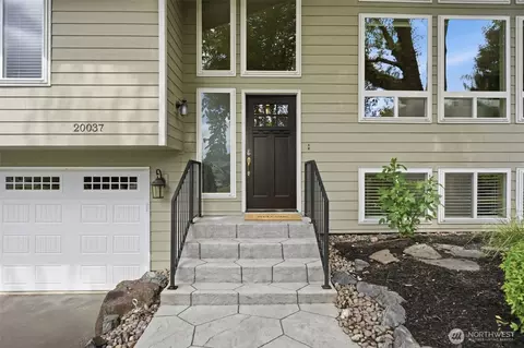 Exterior - 20037 102nd Ct NE, Bothell, WA 98011 photo 3 of 12