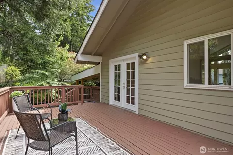 Exterior - 20037 102nd Ct NE, Bothell, WA 98011 photo 4 of 12
