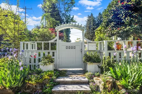 7541 Seward Park Ave S, Seattle, WA 98118