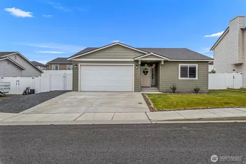 2471 SE 3rd St, East Wenatchee, WA 98802