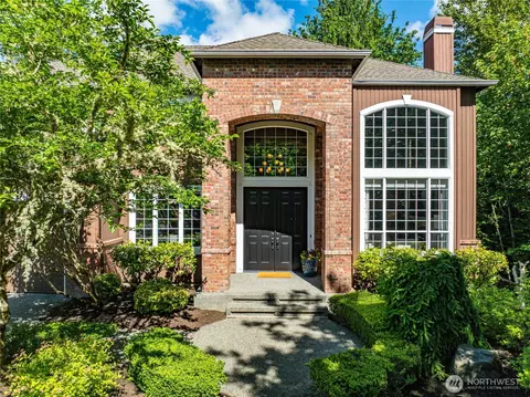 25720 NE 4th Pl, Sammamish, WA 98074