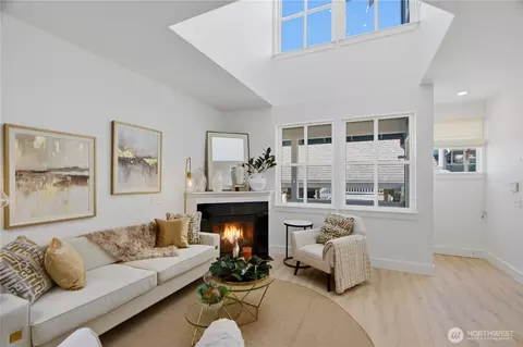 168 18th Ave #B, Seattle, WA 98122