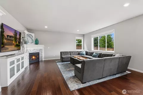 Living - 3922 187th Pl SE, Bothell, WA 98012 photo 1 of 3