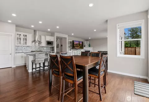 Dining - 3922 187th Pl SE, Bothell, WA 98012 photo 2 of 2