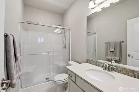 Bath - 3922 187th Pl SE, Bothell, WA 98012 photo 3 of 3