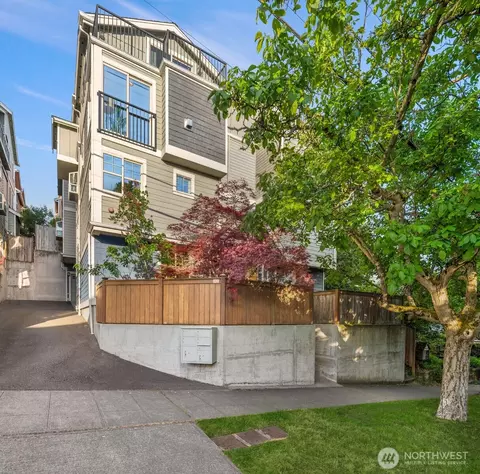 3670 Dayton Ave N #B, Seattle, WA 98103