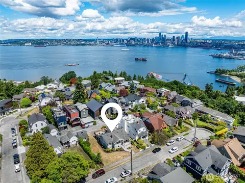3722 SW Grayson St, Seattle, WA 98126