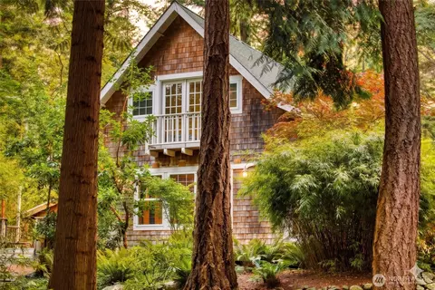 7683 Hideaway Ln, Anacortes, WA 98221