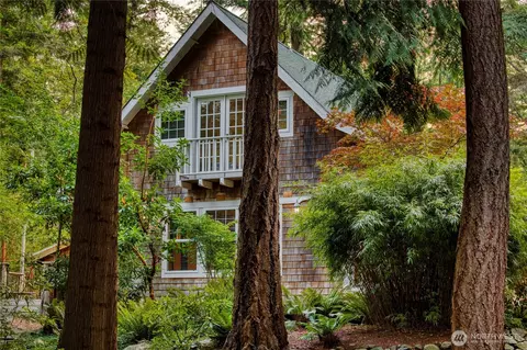 7683 Hideaway Ln, Anacortes, WA 98221
