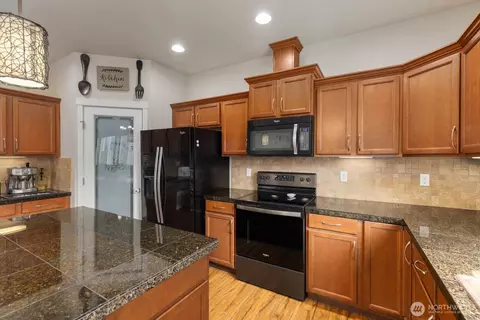 Kitchen - 2124 197th Street Ct E, Spanaway, WA 98387 photo 6 of 7