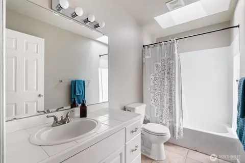 Bath - 516 Corrin Ave NW, Orting, WA 98360 photo 4 of 5