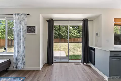 Entry Way - 516 Corrin Ave NW, Orting, WA 98360 photo 5 of 5