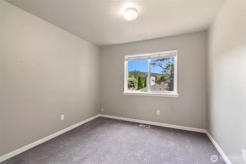 Bedroom - 516 Corrin Ave NW, Orting, WA 98360 photo 5 of 5