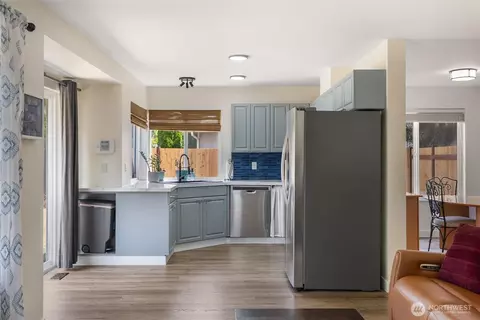Kitchen - 516 Corrin Ave NW, Orting, WA 98360 photo 4 of 4