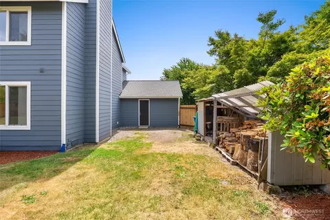 Exterior - 516 Corrin Ave NW, Orting, WA 98360 photo 4 of 5